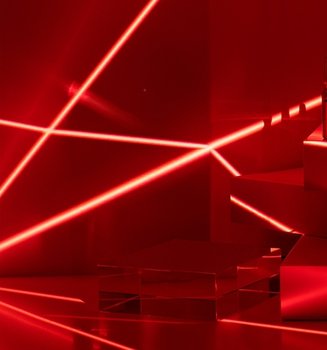 Roter Banner mit Produkten aus der Revitalift Produktreihe