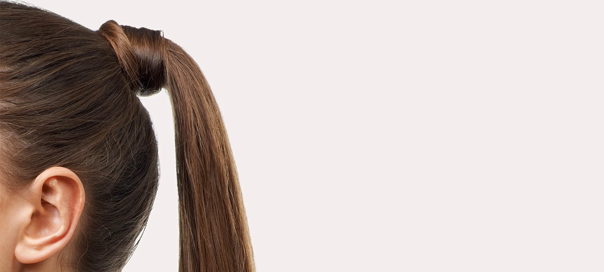 Hinterkopf mit braunem Haar