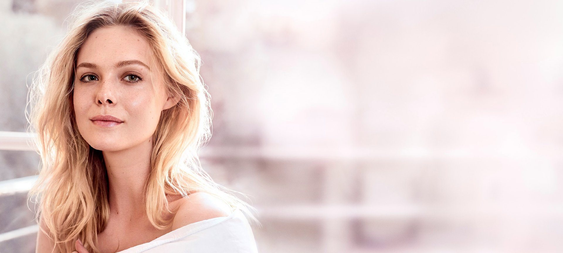 Elle Fanning Cc Cest Magique Hero