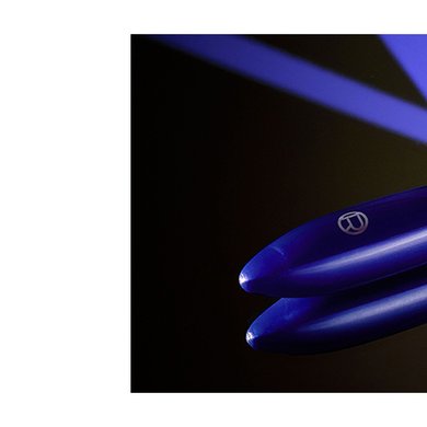 ProXXL Extension Mascara schwarz liegt auf einem Tisch