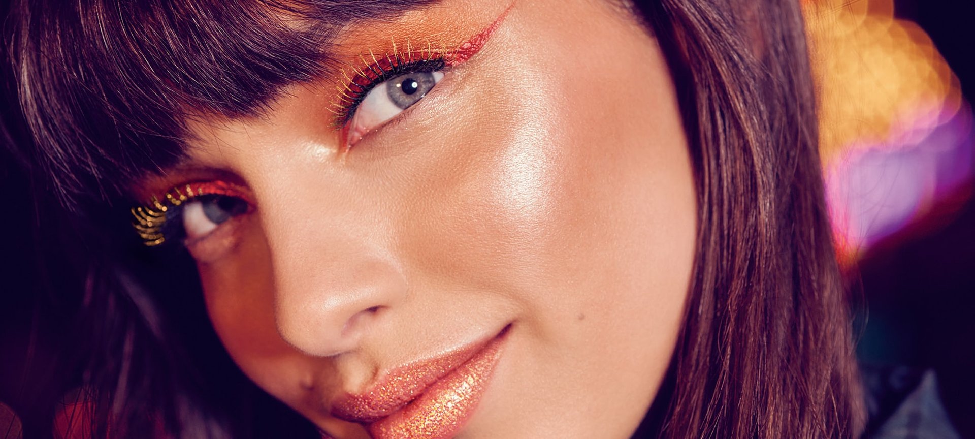 Junge Frau mit Augen-Make-up