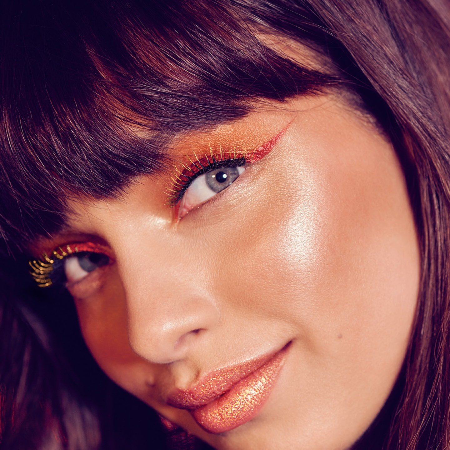 Junge Frau mit Augen-Make-up