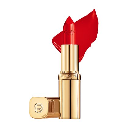 Farbbeispiel und geoeffneter Lippenstift Color Riche Satin in der Farbe Maison Marai