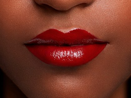 Lipstick 350 insanesation color riche shine product detail application dark skin