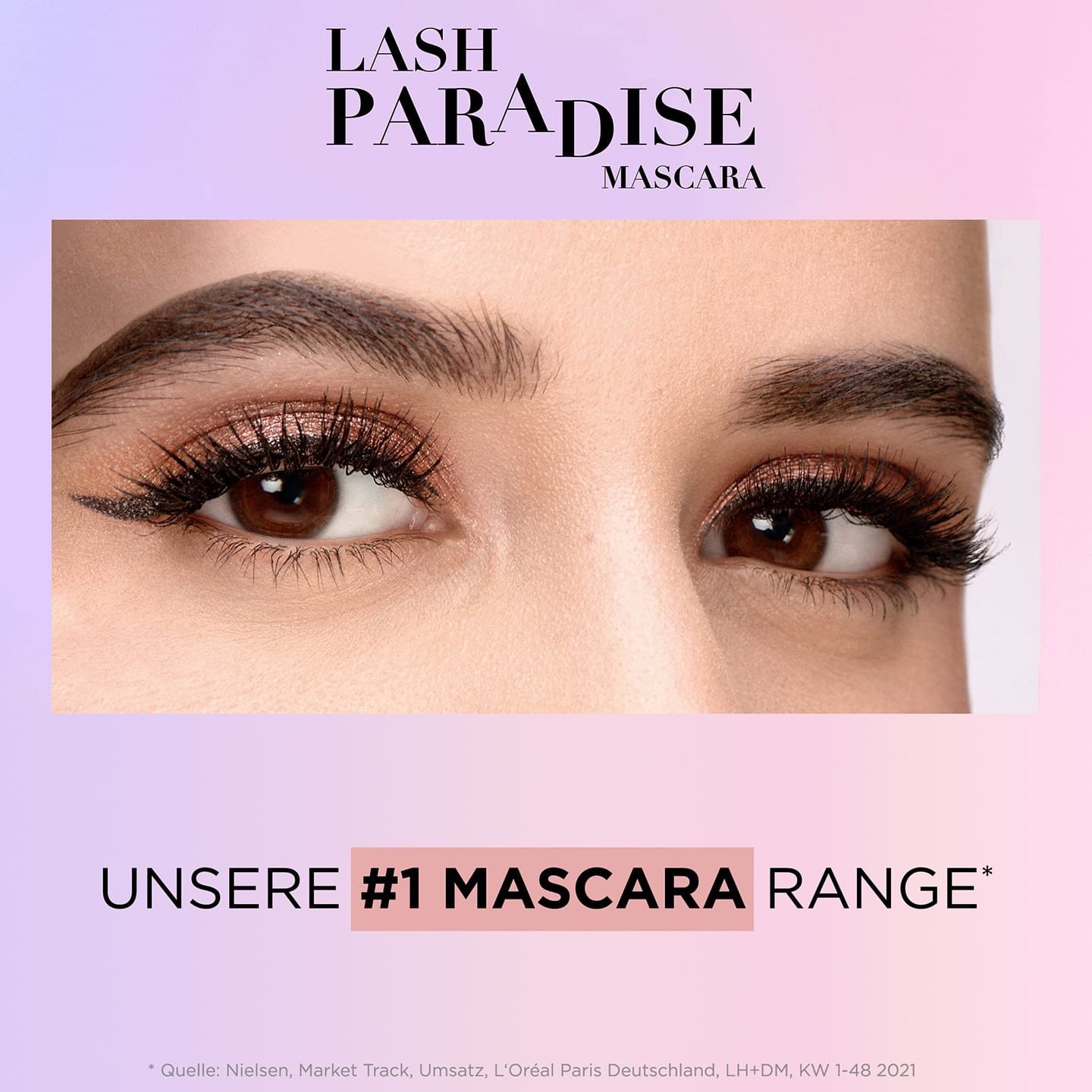 Augenbereich einer jungen Frau mit Lash Paradise Black Mascara