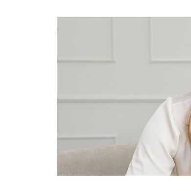 Ein Frau Natalie Brigitte-Leserin